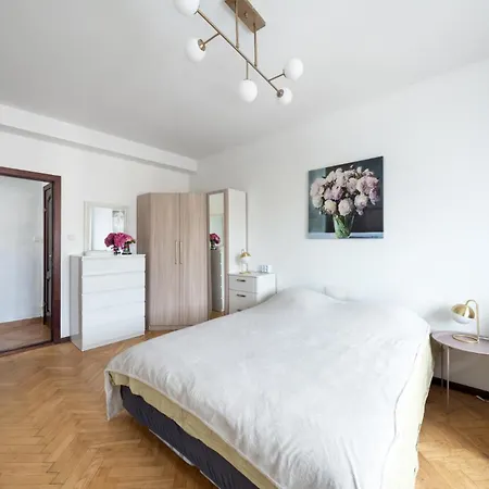 Sleeps 10 Center Penthouse Op Us Embassy Lägenhet